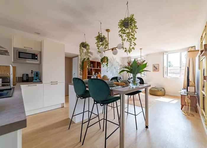 La Foret Vierge - Nature Refuge * نيم